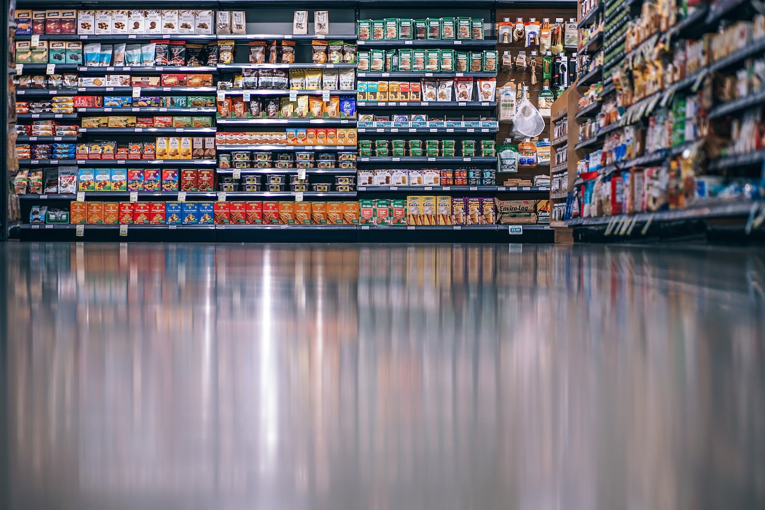 Low to the ground picture of the grocery store aisle