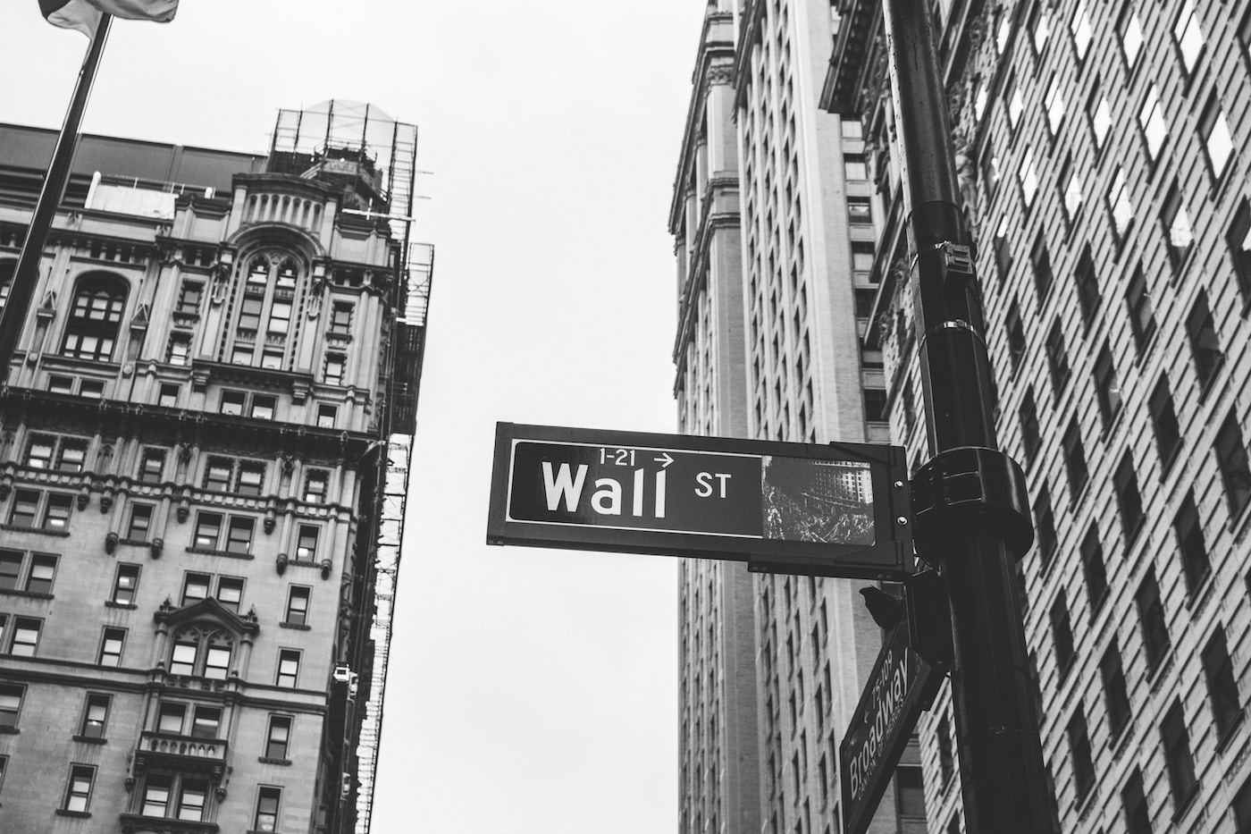 Black and white picture of Wall Street in New York City